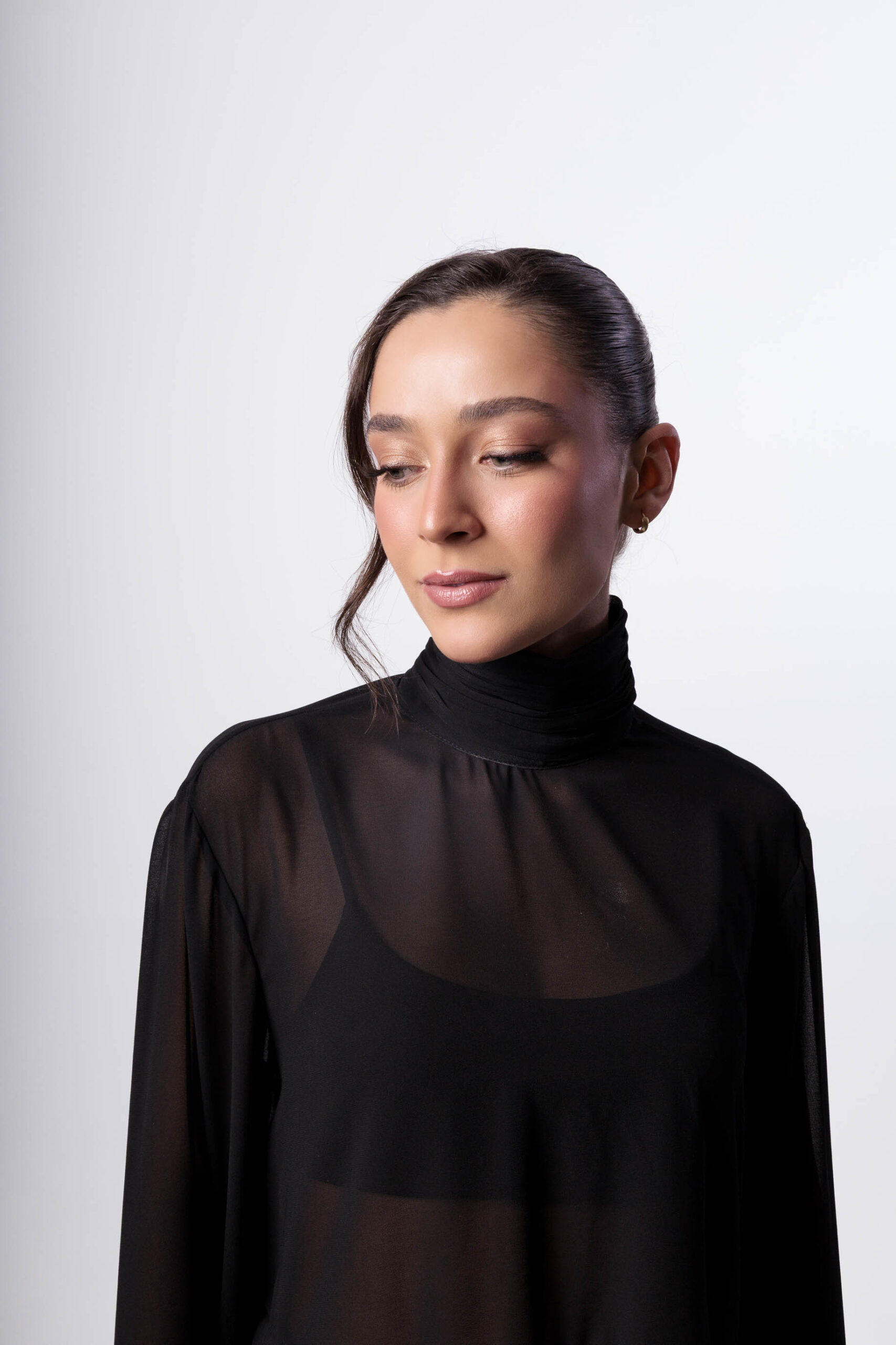 Blusa Gola Alta Babados Preta - Imagem 7